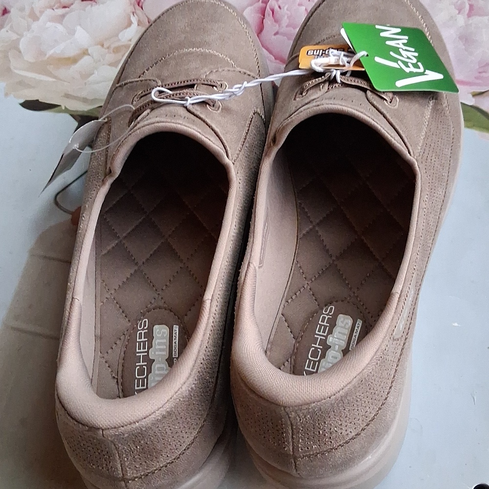 NWT Skechers Slip-Ins Ultra GO Shoe Womens  Tan Comfort Sneaker - Picture 6 of 6